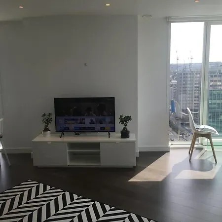 Grand Serviced Apartment***** Кройдон Экстерьер фото