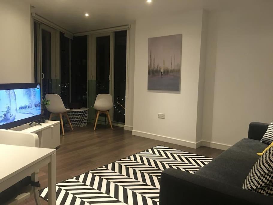 Grand Serviced Apartment***** * Croydon