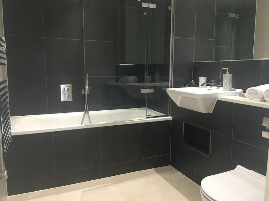 Grand Serviced Apartment***** Croydon