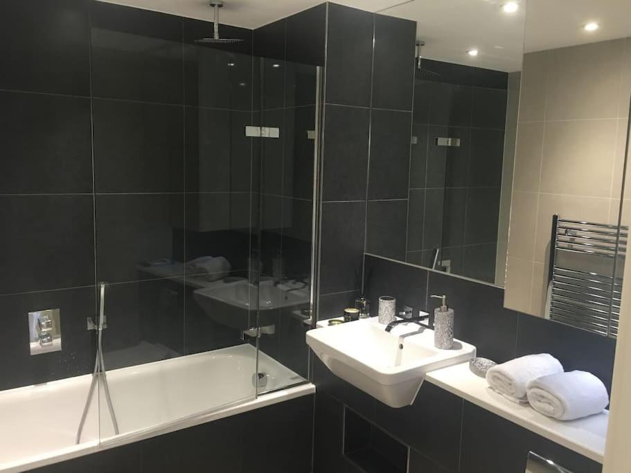 Grand Serviced Apartment***** Appartement Croydon