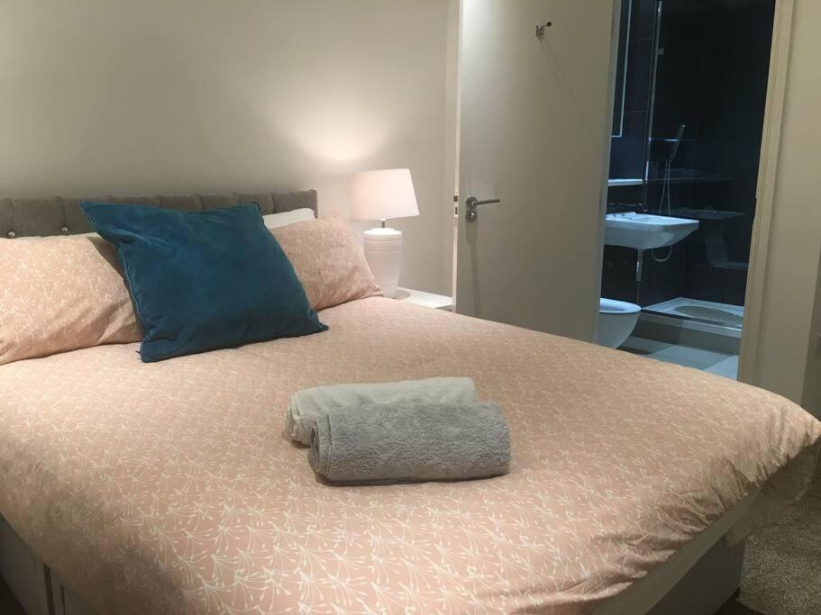 Grand Serviced Apartment***** Croydon